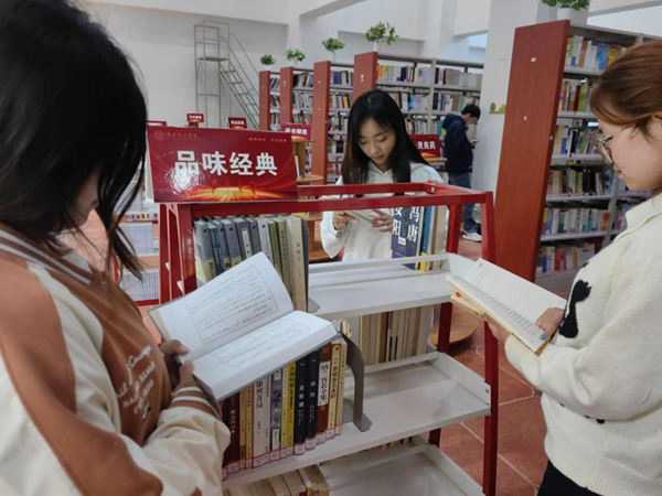 团日活动|必赢242net官网|管理学院|追寻红色记忆，传承革命精神