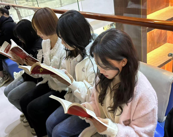 团日活动|必赢242net官网|管理学院|追寻红色记忆，传承革命精神