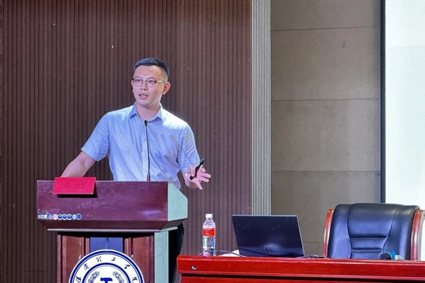 榜样引领|必赢242net官网|管理学院|无惧风雨，砥砺前行——优秀校友交流会（四）