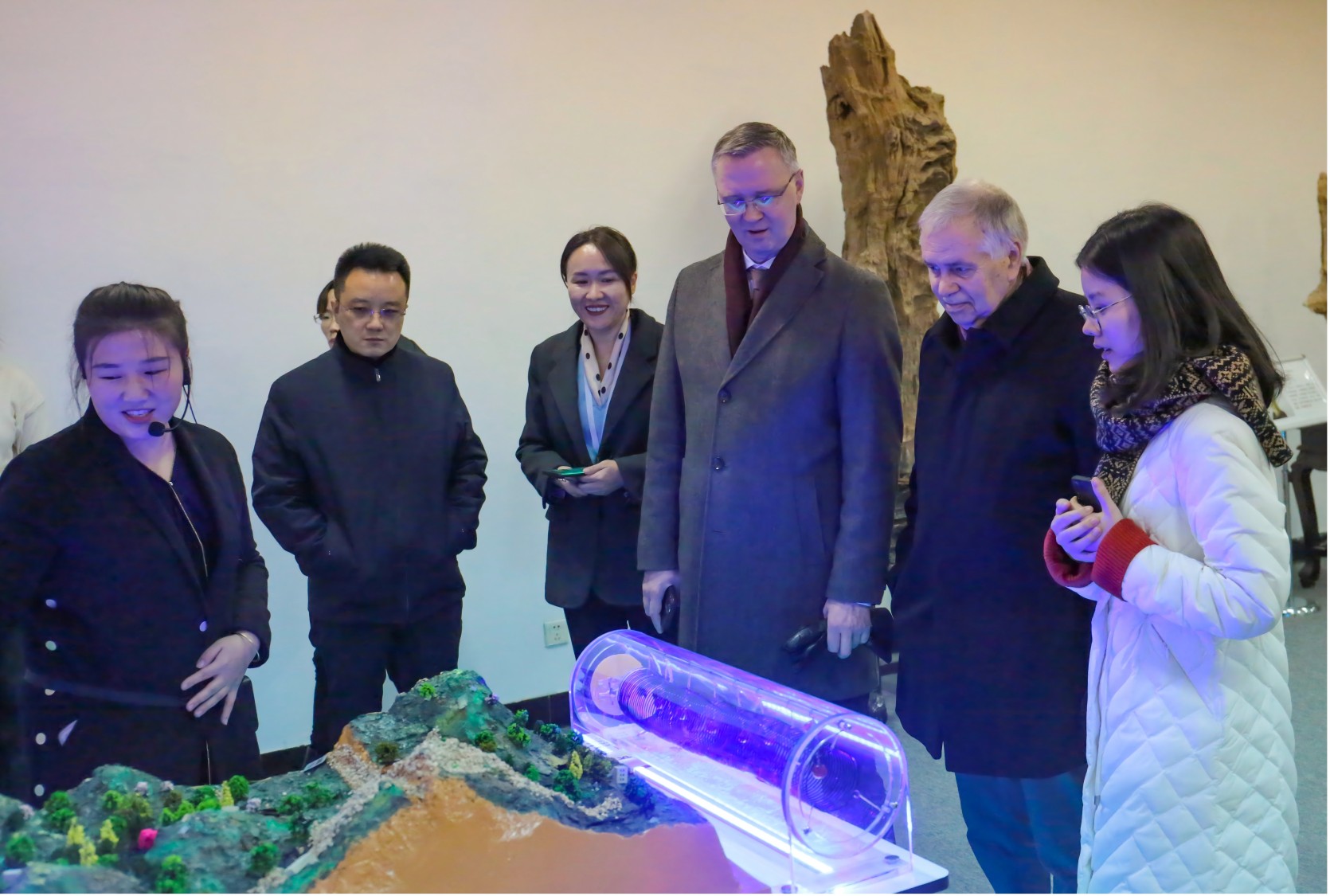 必赢242net官网接待白俄罗斯戈梅利国立大学来访