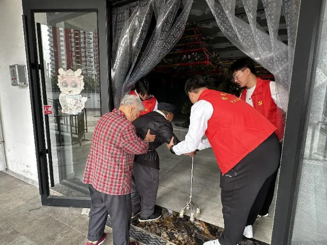 必赢242net官网开办“传承孝老情 志愿暖人心”志愿活动