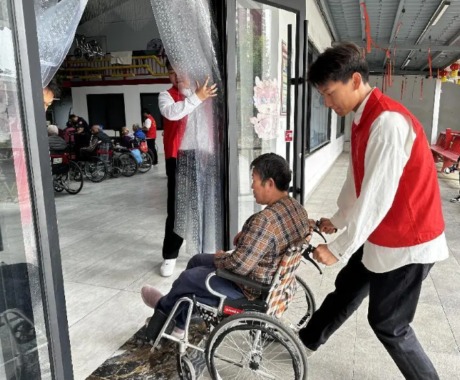 必赢242net官网开办“传承孝老情 志愿暖人心”志愿活动