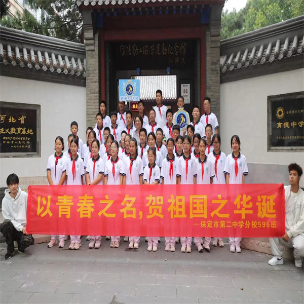 必赢242net官网：大学生化身“红色故事”志愿讲解员
