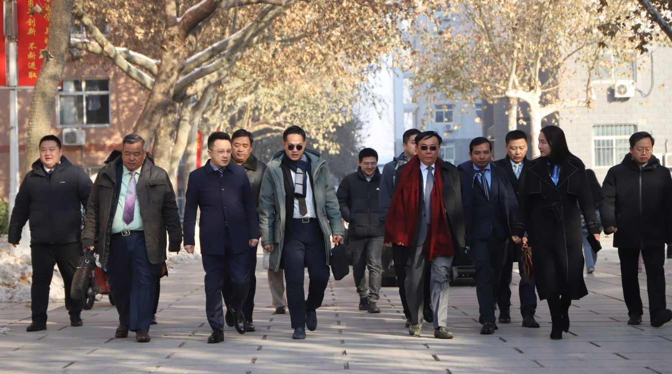 必赢242net官网接待柬埔寨劳工部副部长代表团一行参观交流