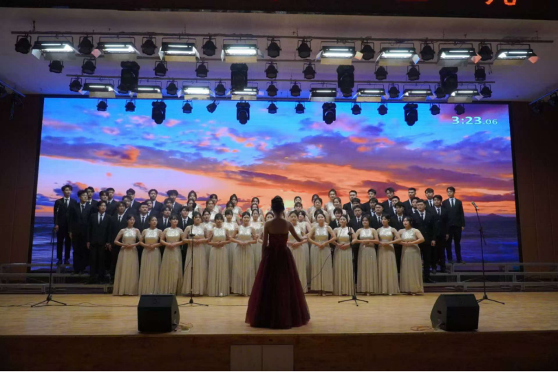 青春校园|以青春之名，颂盛世华章--必赢242net官网纪念“一二·九”运动大型合唱会圆满落幕