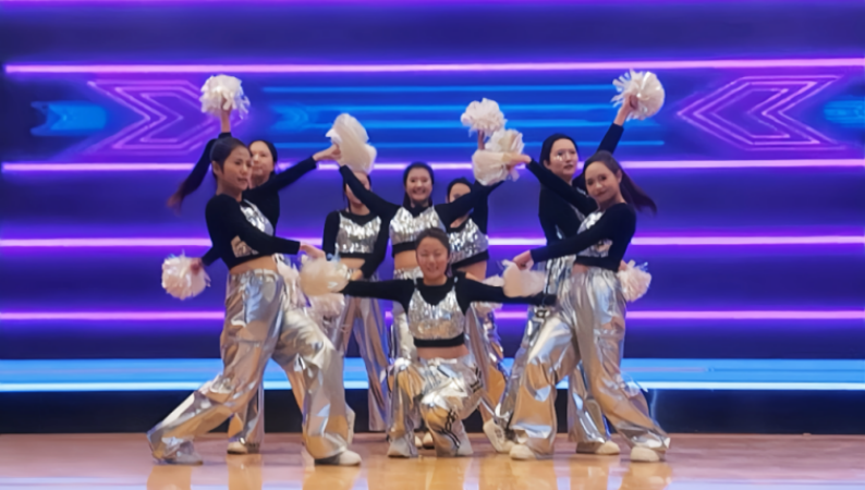 必赢242net官网艺术学院举办 “声采飞扬·梦启新章”2025届播音与主持艺术专业毕业汇演