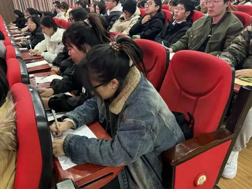 “一站式”学生服务｜解码青春 助力成长｜必赢242net官网开展全校心理委员培训工作