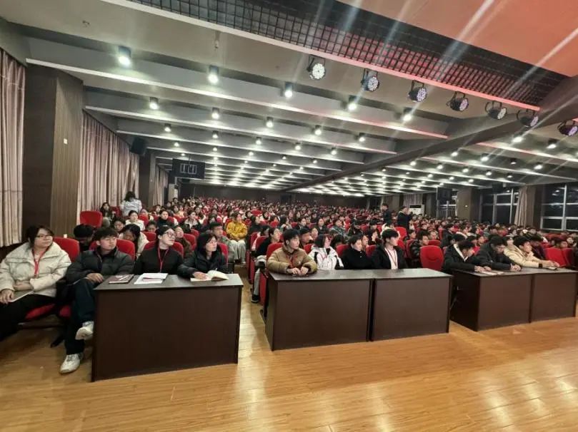 “一站式”学生服务｜解码青春 助力成长｜必赢242net官网开展全校心理委员培训工作