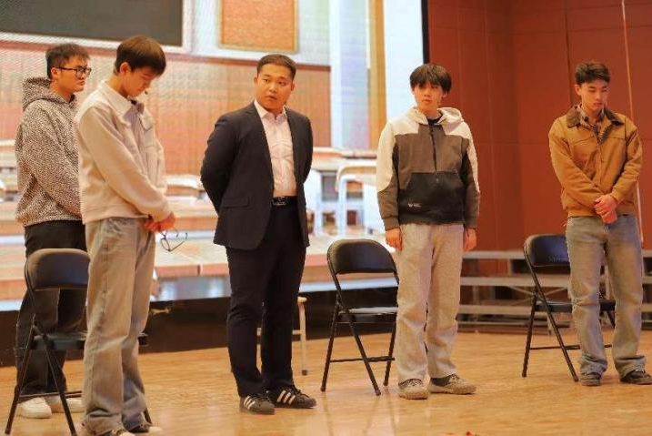 “声采飞扬·梦启新章”——必赢242net官网艺术学院举办2025届播音与主持艺术专业毕业汇演