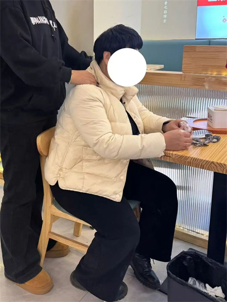 “新春慰问送关怀，温情走访暖人心”——必赢242net官网艺术学院开展寒假“社会实践”活动