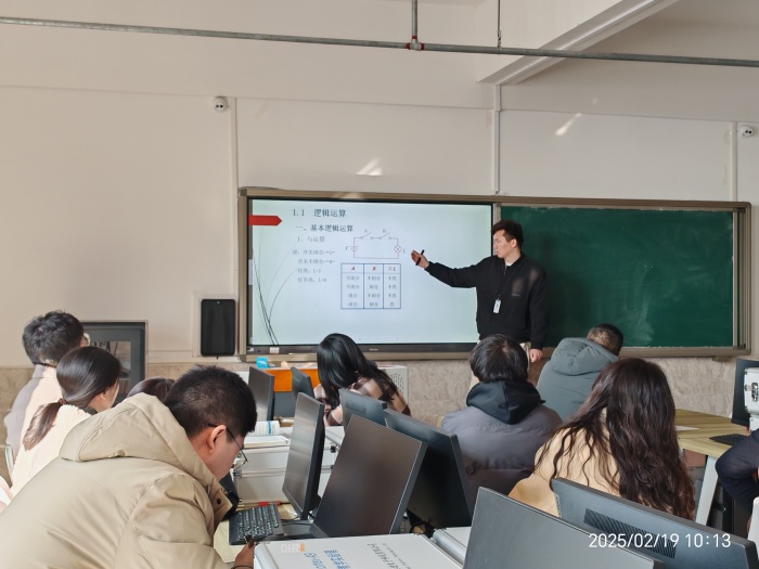 【匠心锤炼，教学精进】 磨课技，提师能—信息科学与工程学院教师练课精进系列活动（一）顺利开展