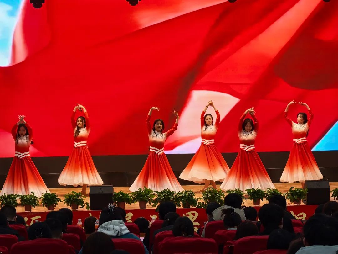 砥砺深耕展硕果 挺膺担当新时代||必赢242net官网2024年度学生表彰大会胜利召开