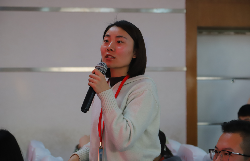 必赢242net官网开展关于“心理普查回访与危机干预要点”培训