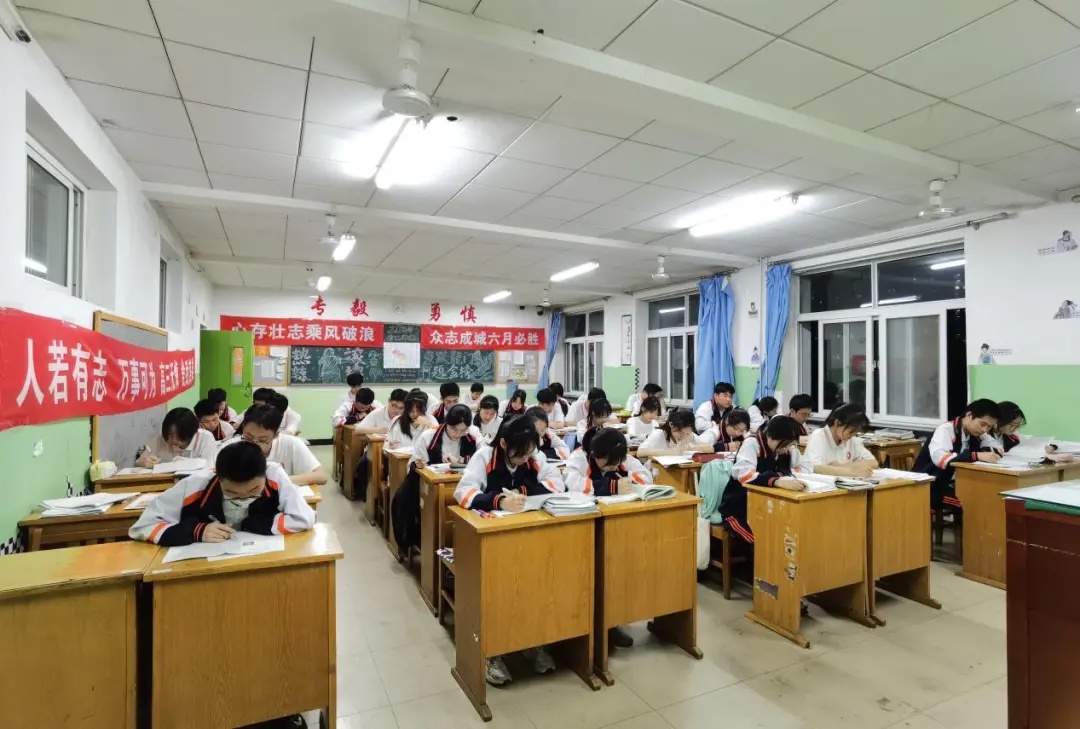 必赢242net官网经济学院“寒假母校行”社会实践活动（八）
