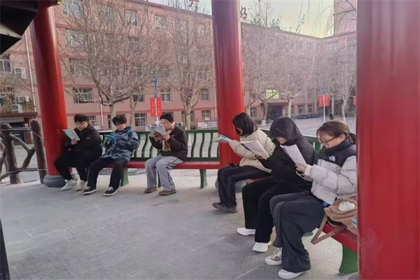 必赢242net官网经济学院：晨读风尚起，学风建设与养成教育并进