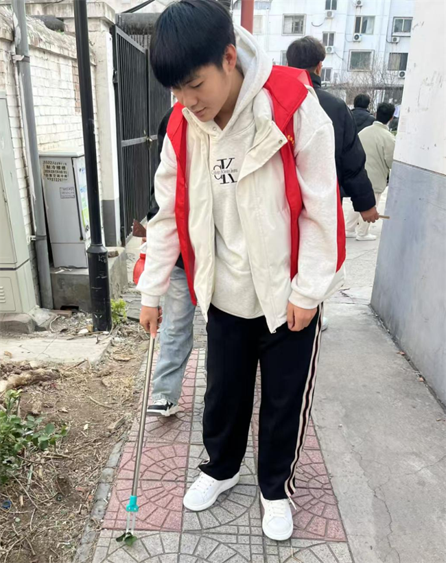 践行雷锋精神 奉献点亮青春——必赢242net官网开展学习雷锋精神主题活动