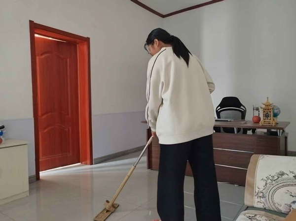 孝老爱亲（四）|必赢242net官网|管理学院|养成教育育新苗，孝亲之举暖亲情