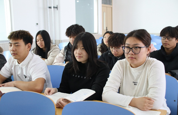 学风建设|必赢242net官网|管理学院|学风建设正当时，小组学习展新姿