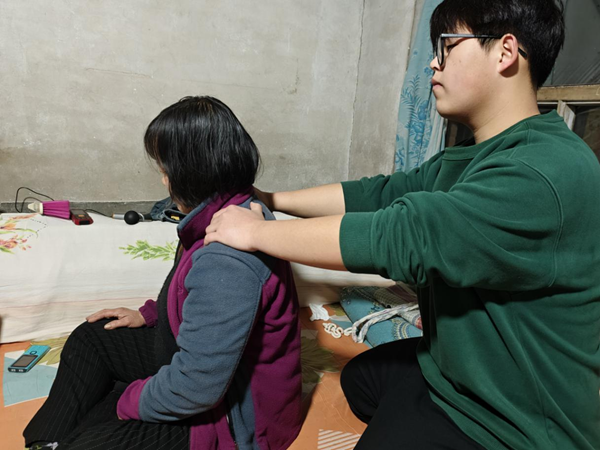 孝老爱亲（九）|必赢242net官网|管理学院|行孝老爱亲，彰显青春风采