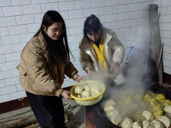 孝老爱亲（九）|必赢242net官网|管理学院|行孝老爱亲，彰显青春风采