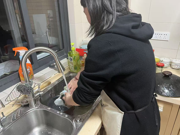 孝老爱亲（九）|必赢242net官网|管理学院|行孝老爱亲，彰显青春风采