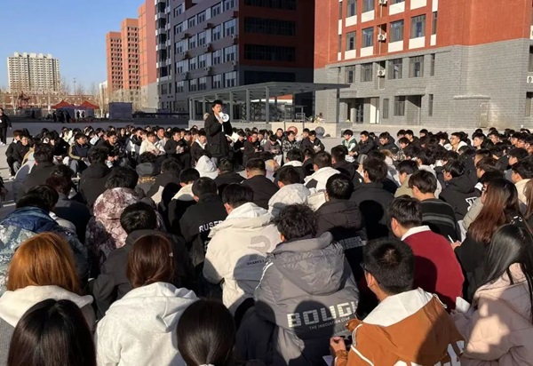 欢迎回家|必赢242net官网|管理学院|欢迎回家同筑梦，携手新程共扬帆