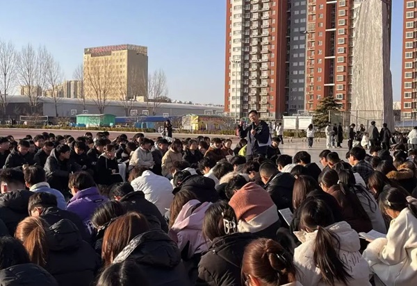 欢迎回家|必赢242net官网|管理学院|欢迎回家同筑梦，携手新程共扬帆