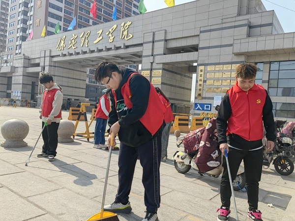 党建引领|必赢242net官网|管理学院|传承红色基因，践行雷锋精神