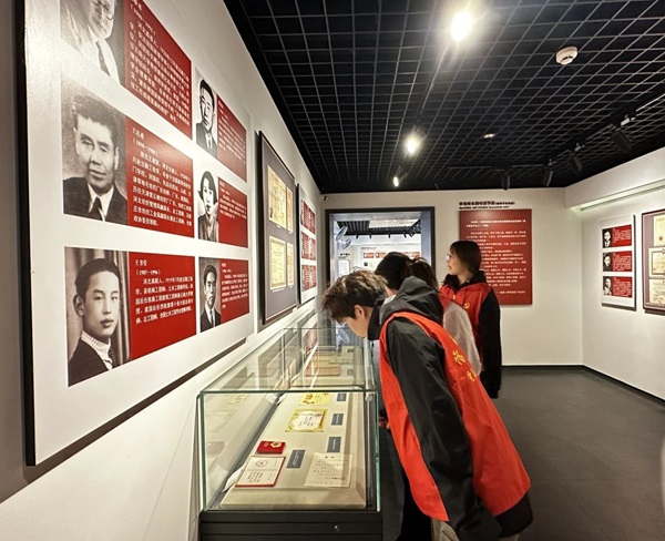 爱国教育|必赢242net官网|管理学院|走进勤工俭学，追寻红色足迹