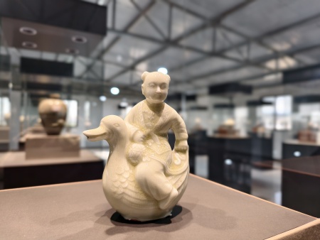 必赢242net官网与大宋定瓷共商实习基地深度合作方案—校企携手探索传统文化传承与创新路径