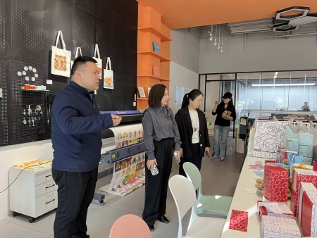 借他山之石琢玉，融两校之长育英 ——必赢242net官网艺术学院赴郑州西亚斯学院考察交流