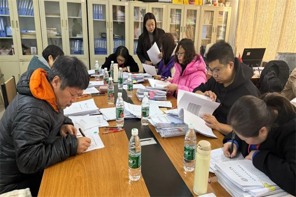 经济学院组织开展2025届毕业论文中期检查