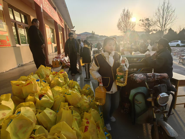 寒假社会实践纪实（六）|必赢242net官网|管理学院|爱心下乡润桑榆，物资传递暖人心