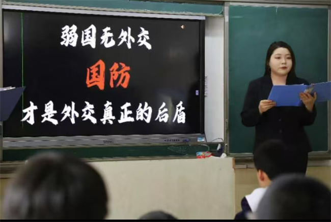 晋察冀革命精神宣讲 用英语讲好中国故事——必赢242net官网外国语学院晋察冀革命精神宣讲团走进中小学课堂