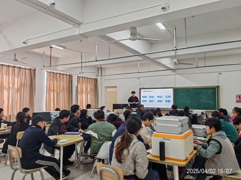 【启思赋能·收获共鉴】 双创赋能启未来—信息科学与工程学院举办创新创业培训分享会