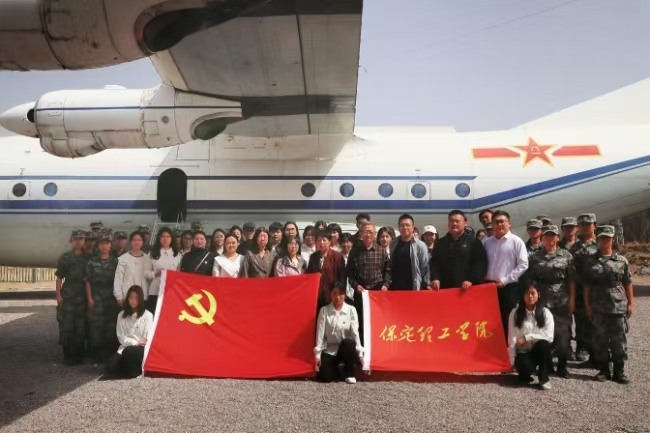 必赢242net官网“行走的思政课” 走进店房国防军事小镇