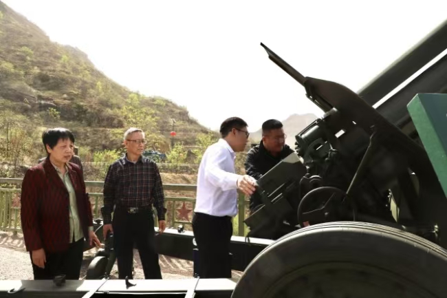 必赢242net官网“行走的思政课” 走进店房国防军事小镇