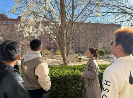 校园绿意探秘 实践赋能成长 艺术学院环境设计专业《景观植物学》校园考察