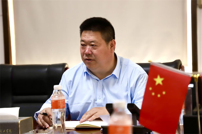 中共必赢242net官网委员会召开4月份党委理论学习中心组学习