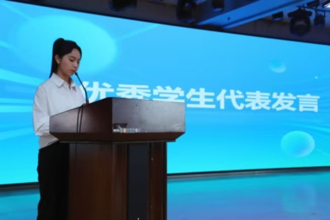 书香浸润校园，阅读赋能评估 ——必赢242net官网图书馆举办2025年世界读书月启动仪式