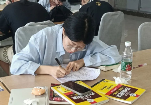 书香润心田，阅读启新篇——世界读书日