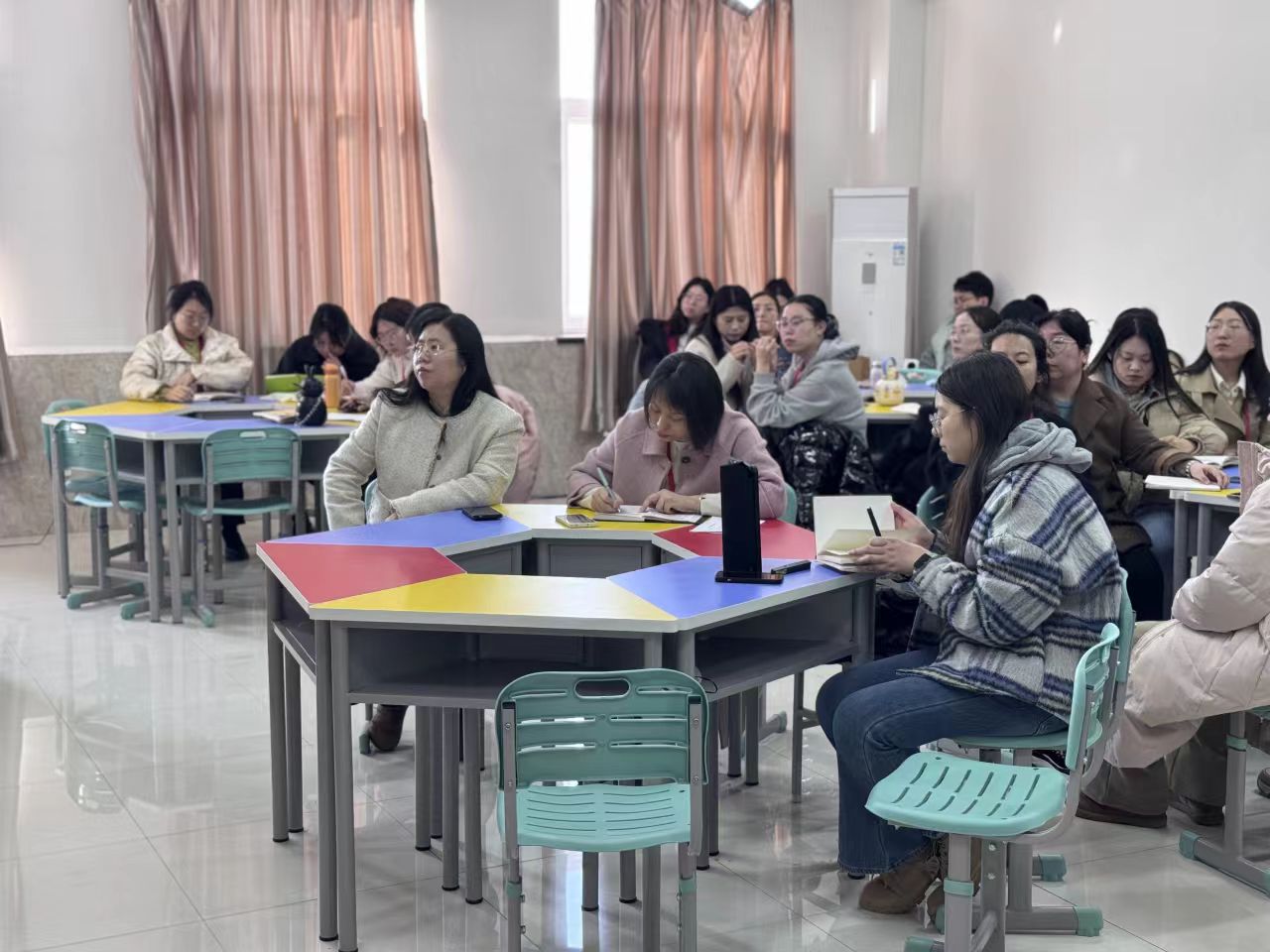 春风化雨育桃李，论文指导启新程