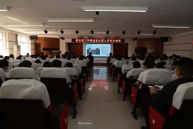 美好“食”光，安全相伴 必赢242net官网开展食品从业人员安全培训