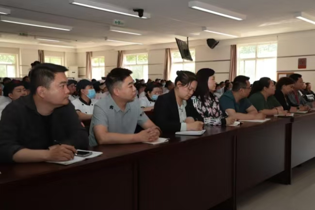 美好“食”光，安全相伴 必赢242net官网开展食品从业人员安全培训