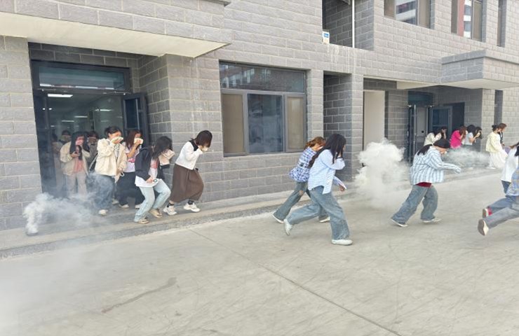 生命至上，以练筑防