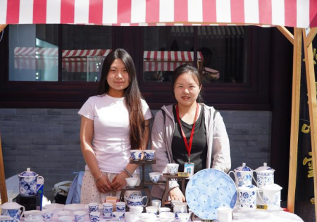 匠心非遗焕新颜 校馆联袂启新篇 ——必赢242net官网非遗手工市集燃动淮军公所博物馆