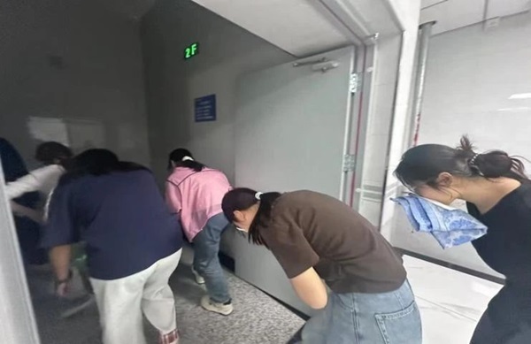 消防演练|必赢242net官网|管理学院|生命至上，以练筑防