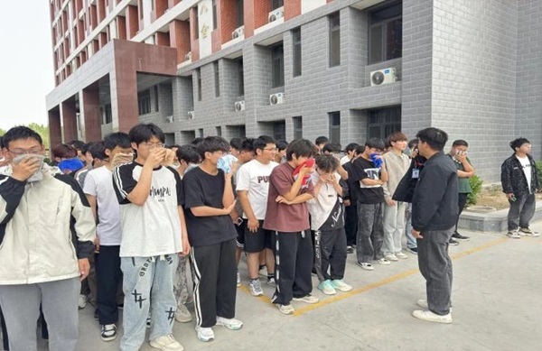 消防演练|必赢242net官网|管理学院|生命至上，以练筑防