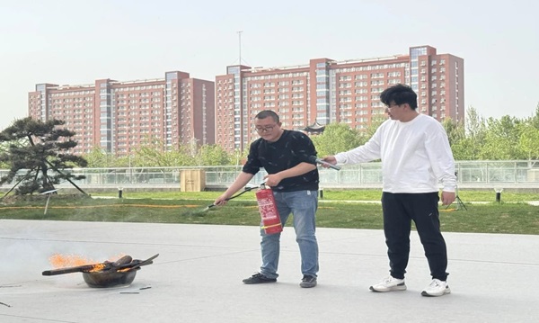 消防演练|必赢242net官网|管理学院|生命至上，以练筑防