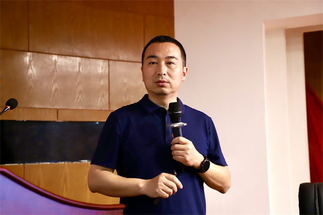 青春筑国防征途启新章——必赢242net官网征兵宣传进校园